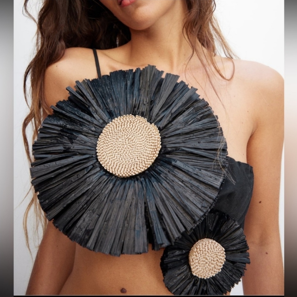 Zara bloggers favorite linen blend raffia flower handmade top